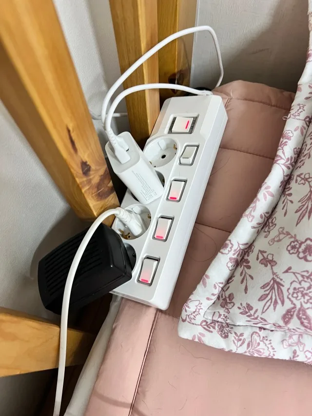 침실 주변에서 사용하는 써보니 개별스위치 멀티탭