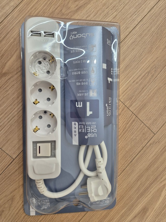 써보니 통합스위치 3구 USB 멀티탭의 본체와 전선 전체